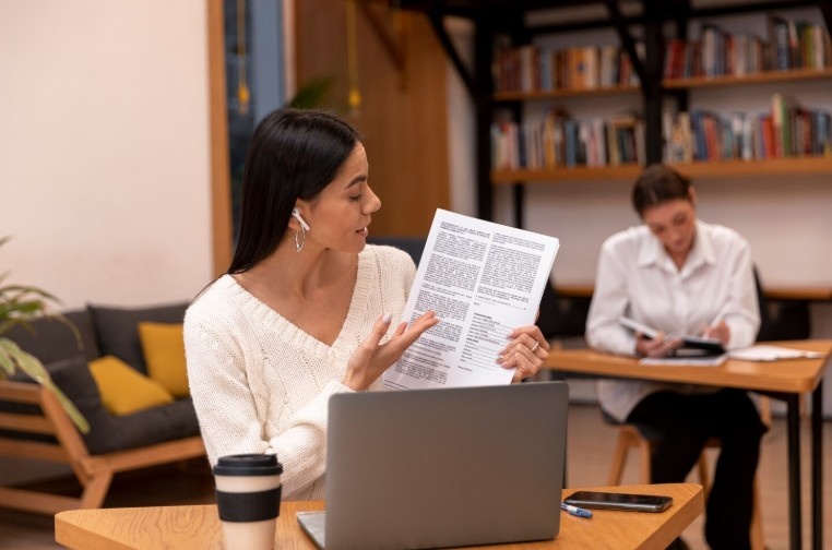 cv vs resume comparison showing key differences and structure